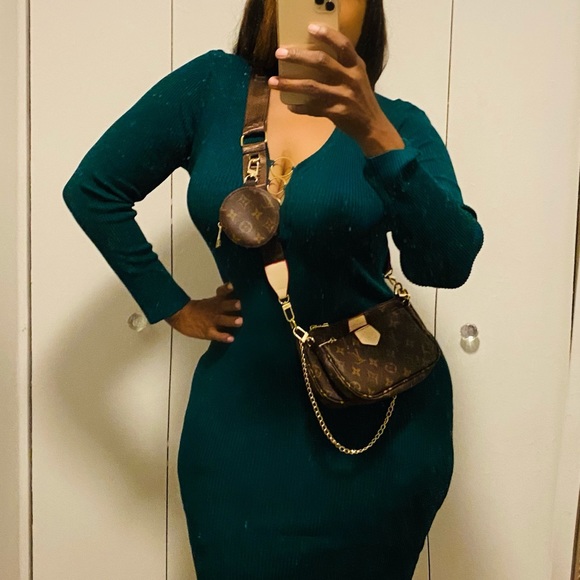 Dresses & Skirts - Green Dress